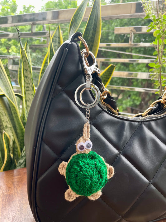 Crochet Turtle Keychain – Handmade Cute Bag Accessory – Gift for Nature Lovers