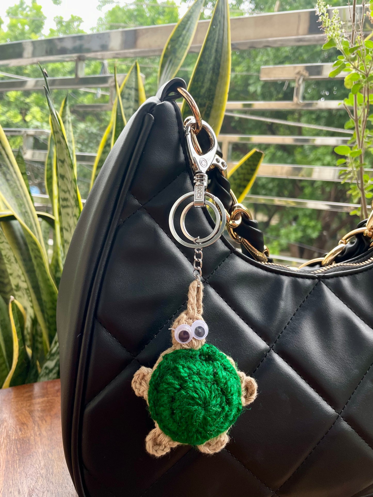Crochet Turtle Keychain – Handmade Cute Bag Accessory – Gift for Nature Lovers