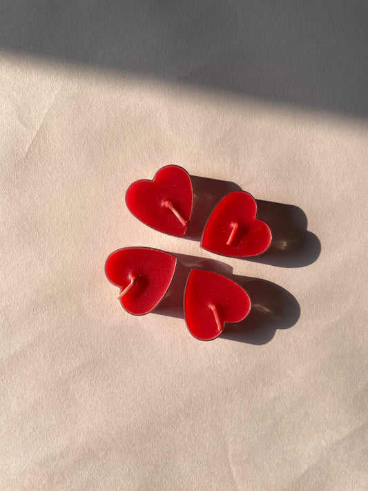 Romantic Candle Set with Heart Shapes - 8-Piece Collection of Lasting Scents