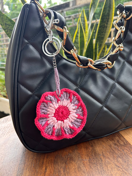 Crochet Flower Keychain – Handmade Love Token – Romantic Gift for Her