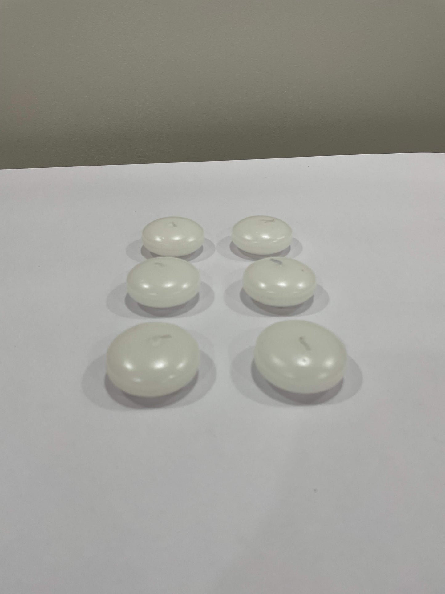 White floating Nugget Candle - Pair of 6