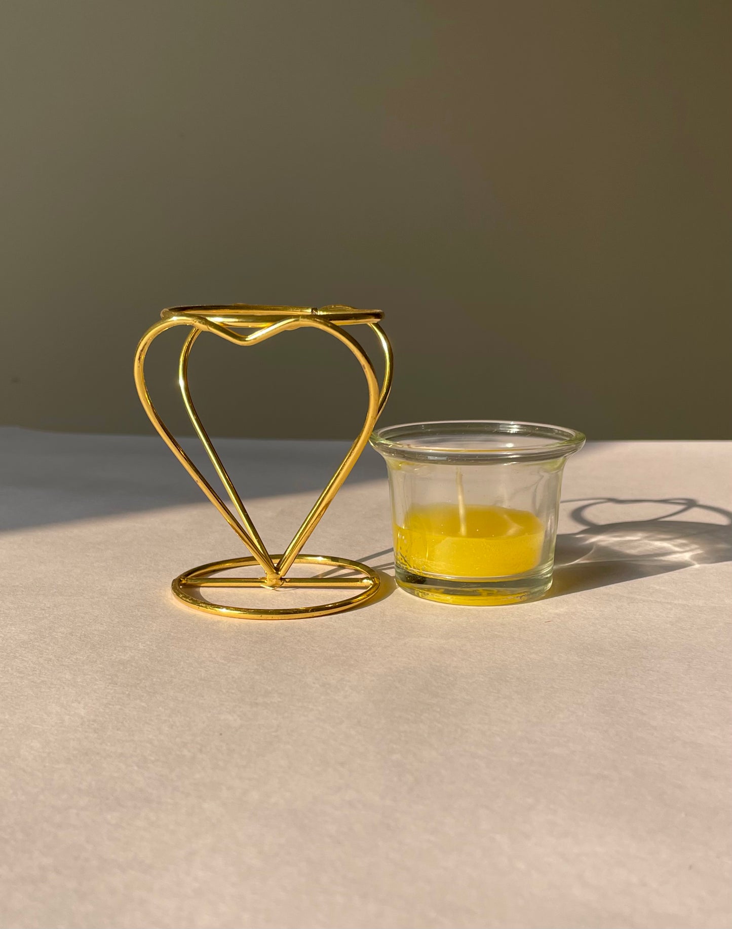 Heart-Shaped Gold Stand Mango Candle - Home Fragrance Delight