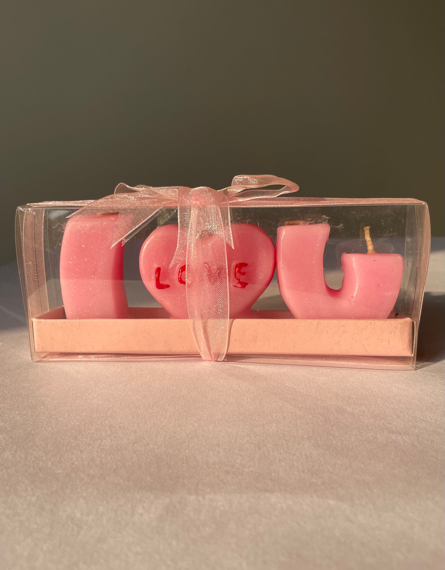 With our 'I Love U' candle from our couples gift set, you may celebrate love and togetherness and cherish your bond.