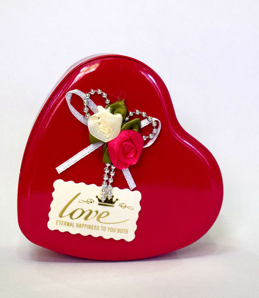 Romantic Red Heart-Shaped Metal Box: Perfect Gift for Couples
